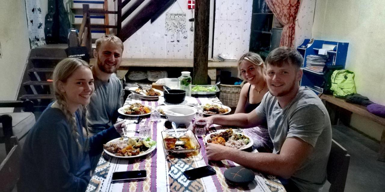 Smiley'S Homestay بيراستاغي المظهر الخارجي الصورة