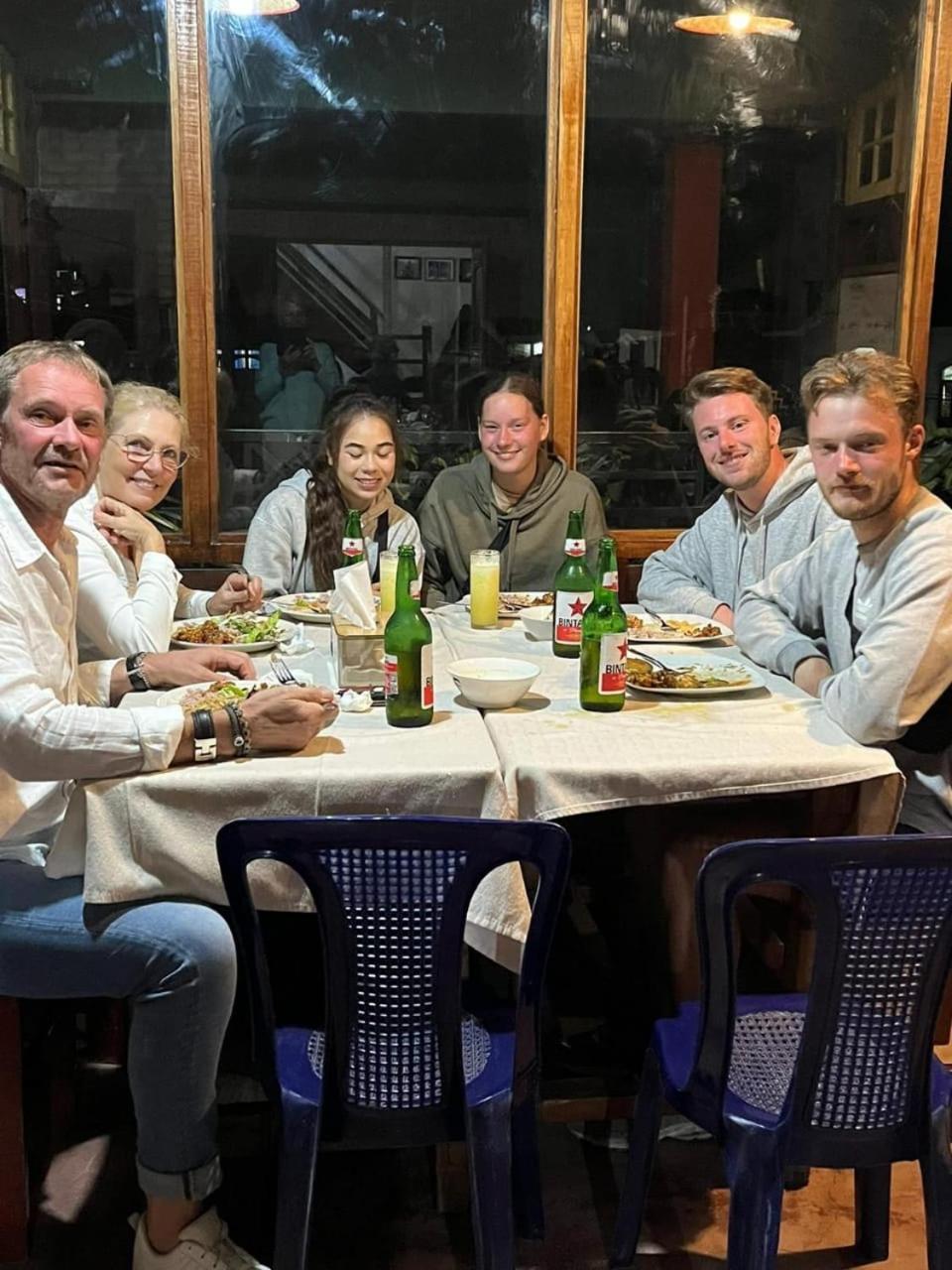 Smiley'S Homestay بيراستاغي المظهر الخارجي الصورة