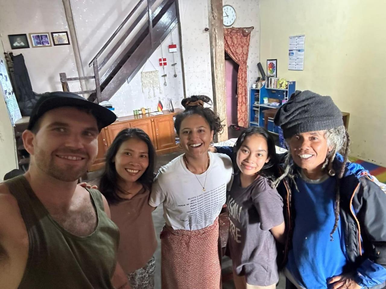 Smiley'S Homestay بيراستاغي المظهر الخارجي الصورة