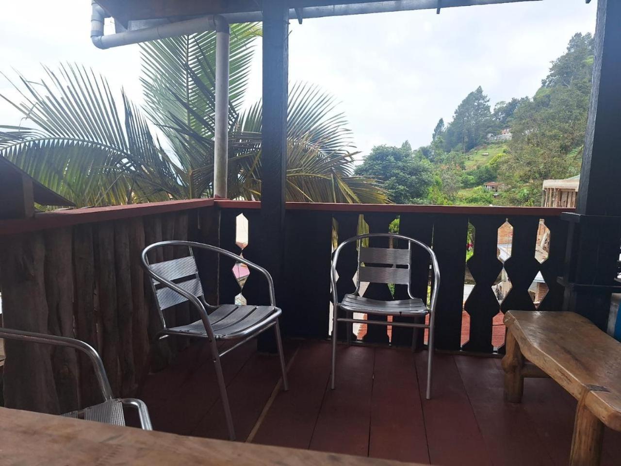 Smiley'S Homestay بيراستاغي المظهر الخارجي الصورة