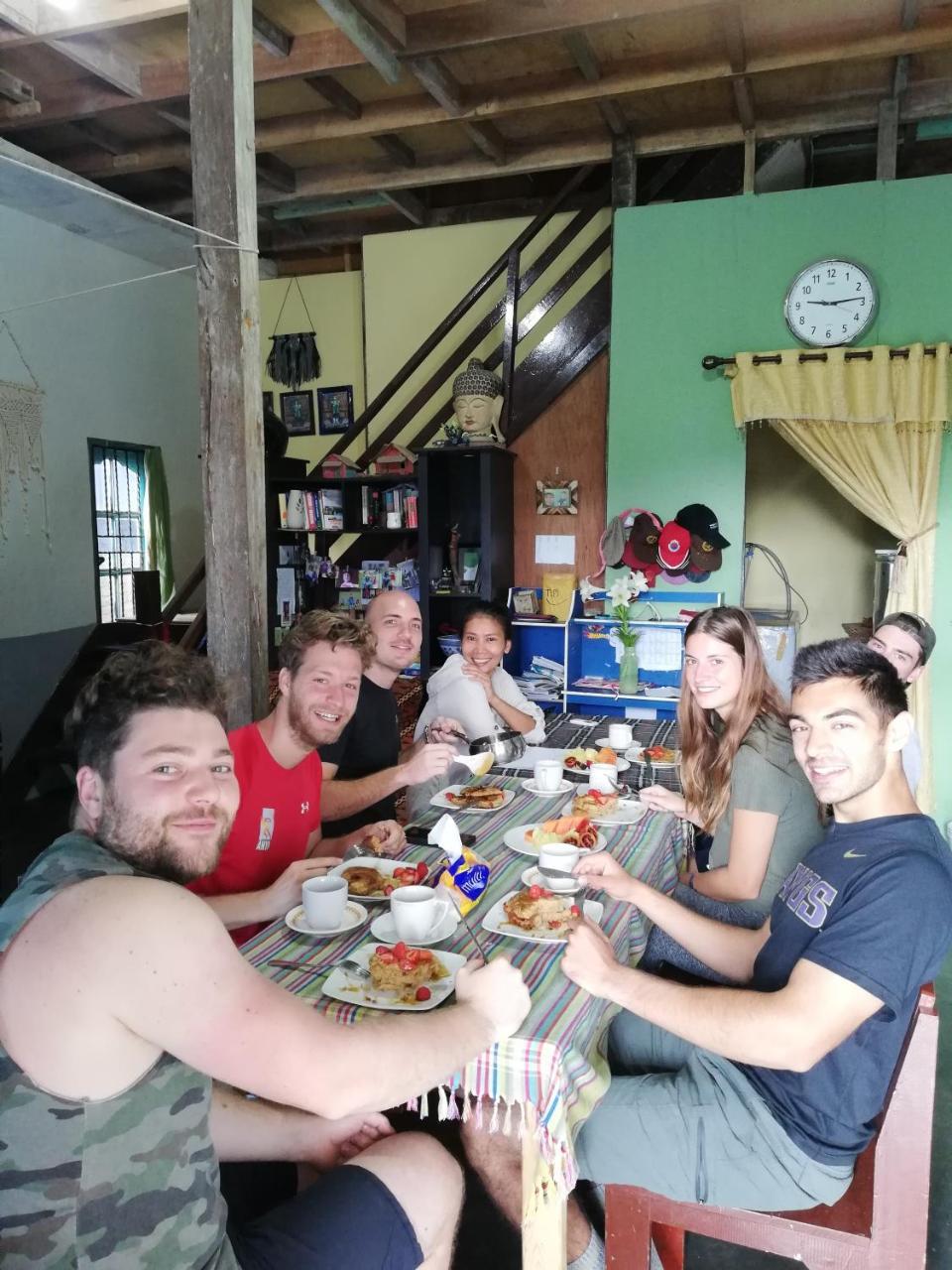 Smiley'S Homestay بيراستاغي المظهر الخارجي الصورة