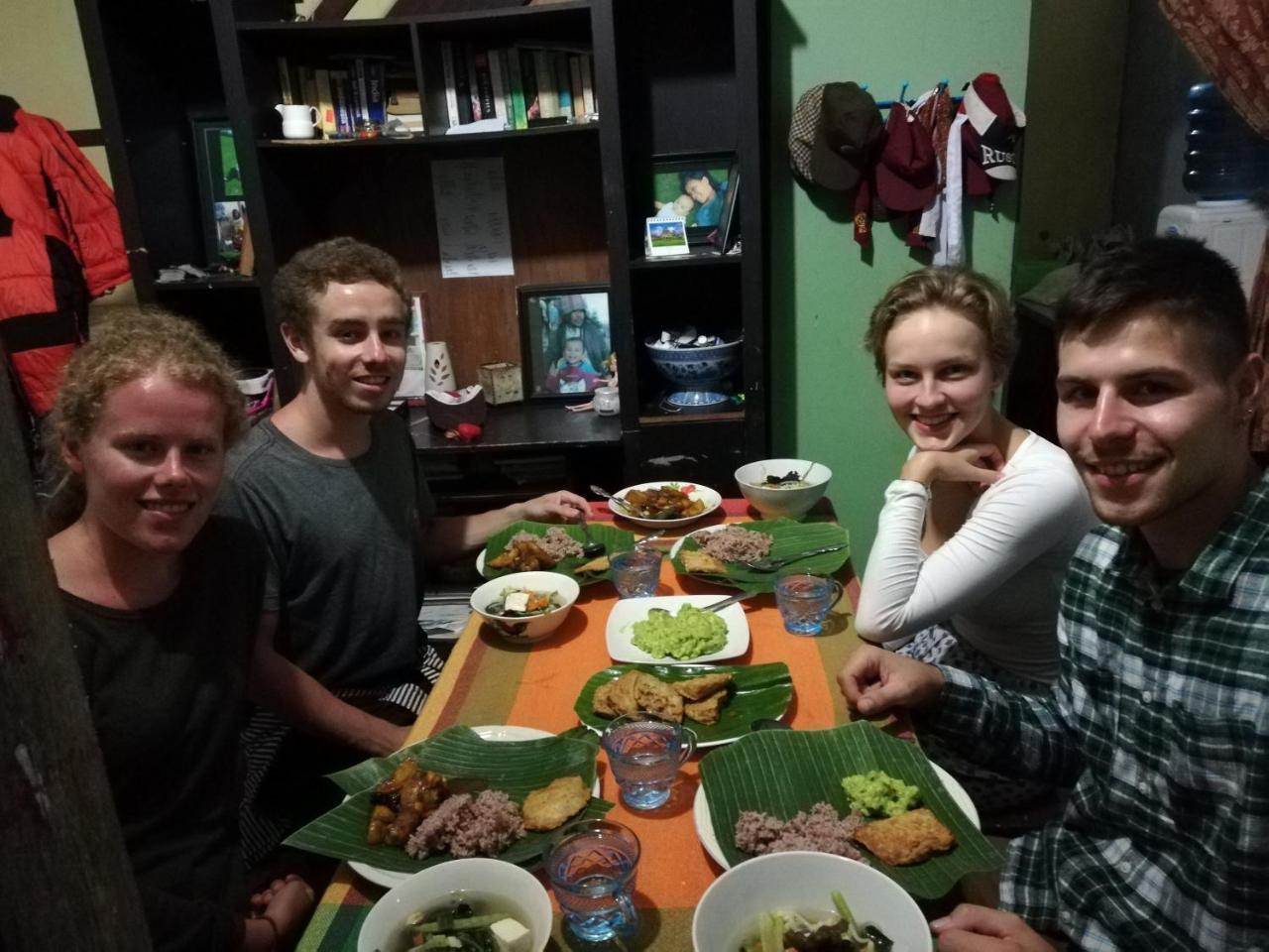 Smiley'S Homestay بيراستاغي المظهر الخارجي الصورة